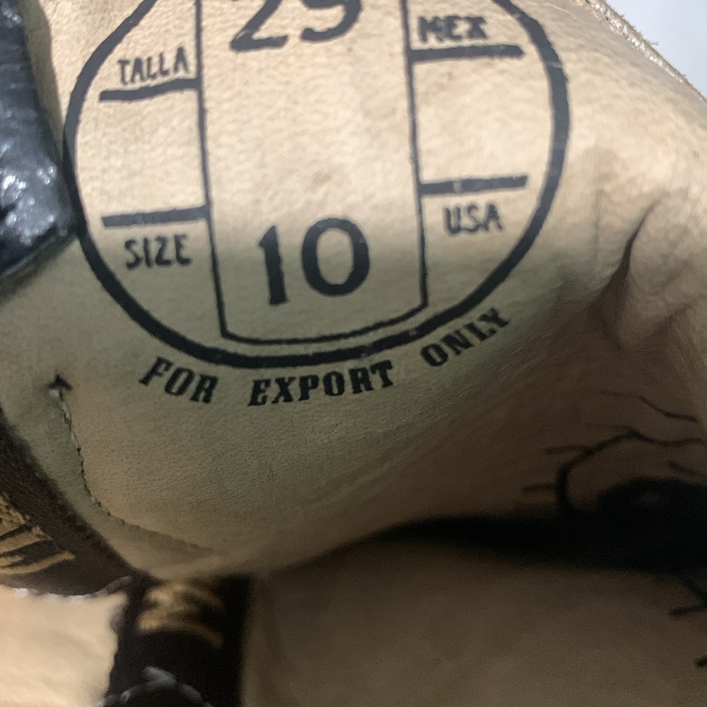 Boots - Picture 4 of 4